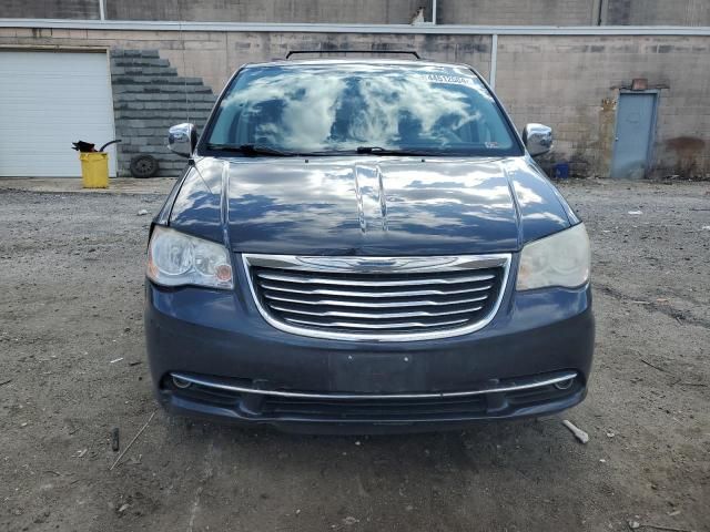 2013 Chrysler Town & Country Touring L