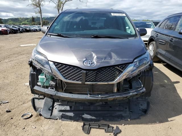 2016 Toyota Sienna SE