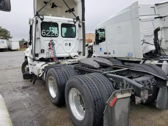 2018 Freightliner Cascadia 113