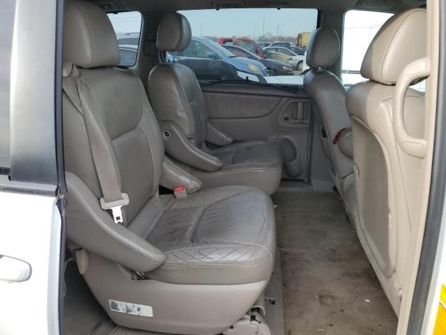 2005 Toyota Sienna XLE