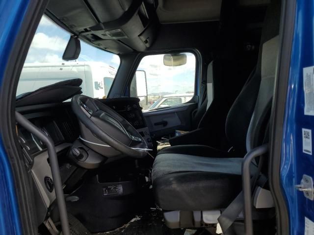 2018 Freightliner Cascadia 126