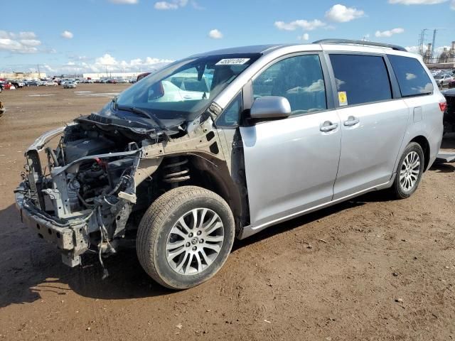 2017 Toyota Sienna XLE