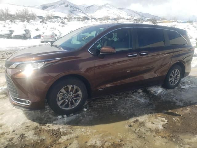 2021 Toyota Sienna XLE