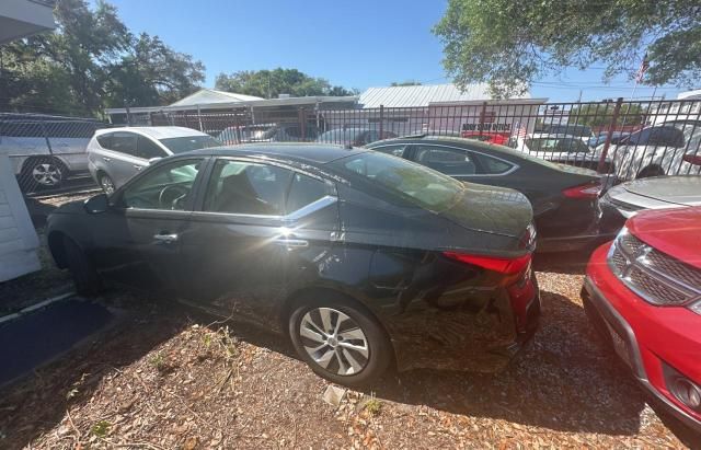 2019 Nissan Altima S