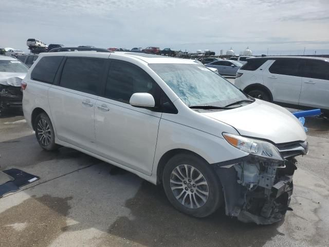 2018 Toyota Sienna XLE