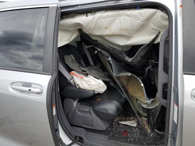 2021 Toyota Sienna LE