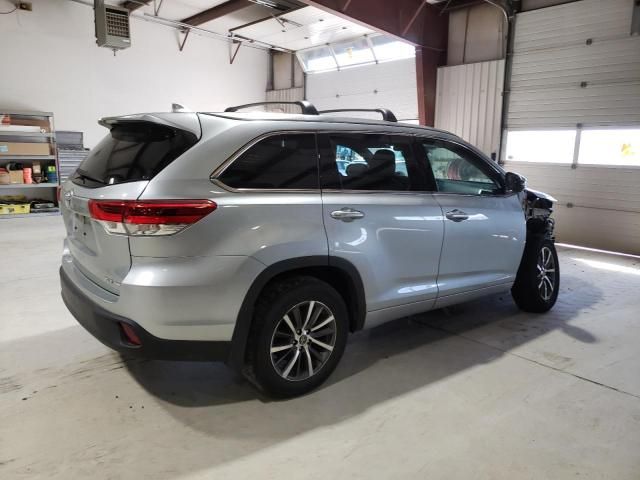 2017 Toyota Highlander SE