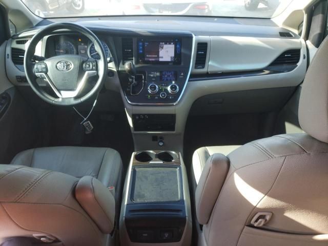 2016 Toyota Sienna XLE