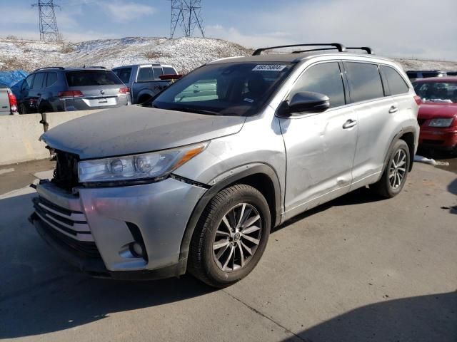 2017 Toyota Highlander SE