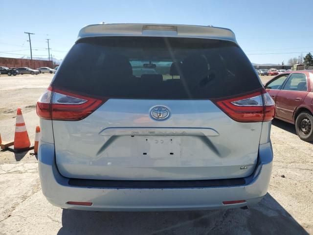 2017 Toyota Sienna LE