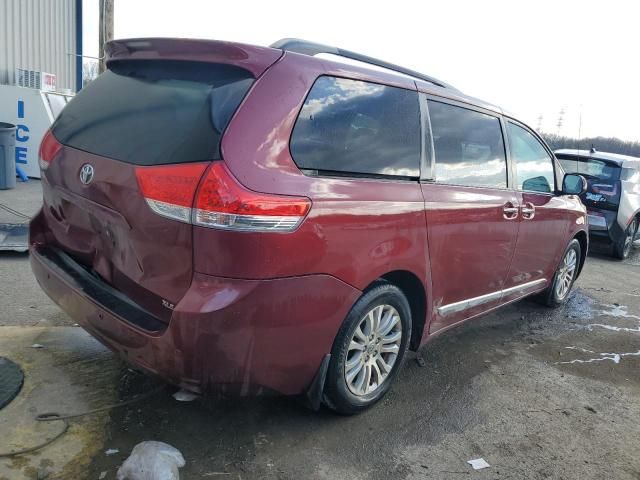 2014 Toyota Sienna XLE