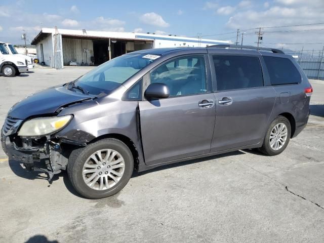 2011 Toyota Sienna XLE