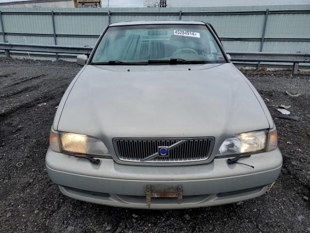 2000 Volvo S70 Base