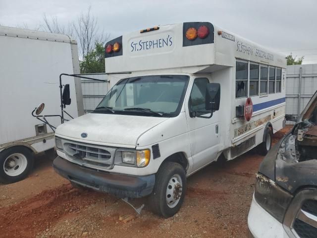 1999 Ford Econoline E450 Super Duty Commercial Cutaway Van