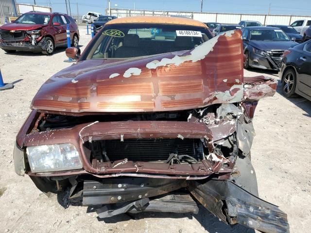 2003 Ford Crown Victoria