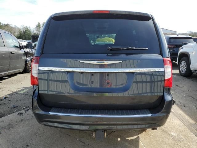 2013 Chrysler Town & Country Touring