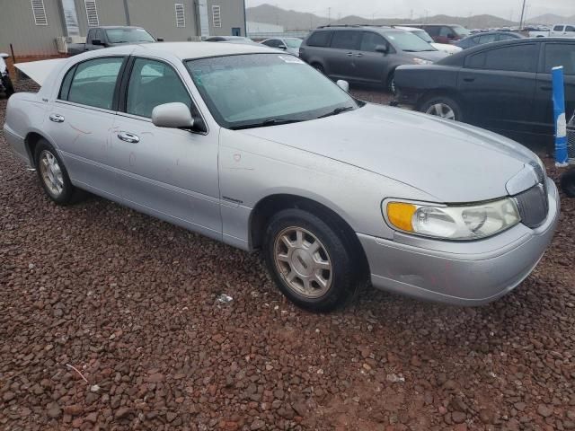 2002 Lincoln Town Car Signature