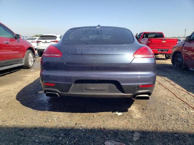 2015 Porsche Panamera 2