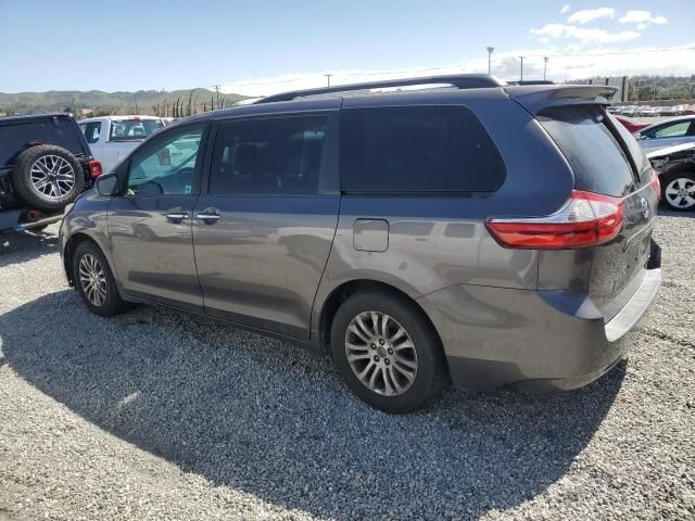 2017 Toyota Sienna XLE