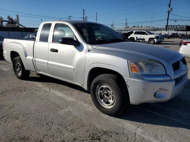 2008 Mitsubishi Raider LS