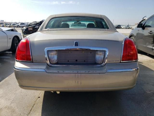 2006 Lincoln Town Car Signature Limited