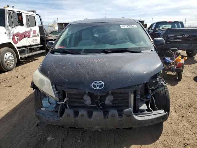 2013 Toyota Sienna LE