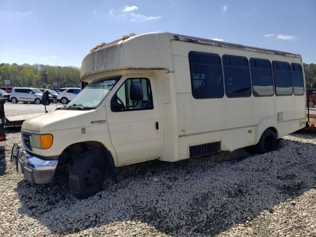 2006 Ford Econoline E450 Super Duty Cutaway Van