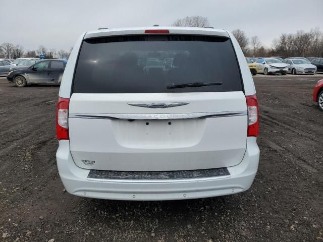 2015 Chrysler Town & Country Touring L