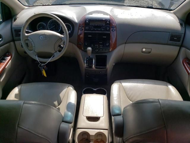 2004 Toyota Sienna XLE