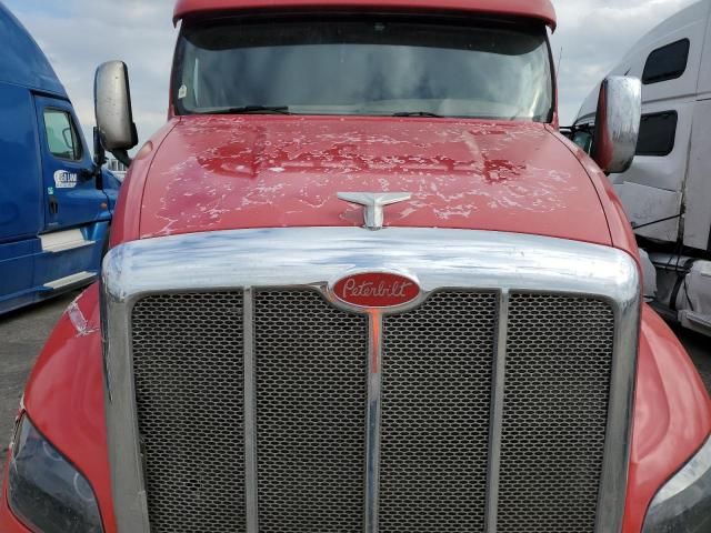 2012 Peterbilt 587