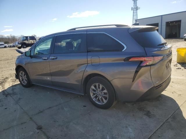 2022 Toyota Sienna XLE