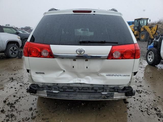 2010 Toyota Sienna XLE