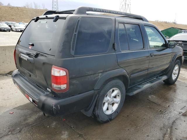 2004 Nissan Pathfinder LE