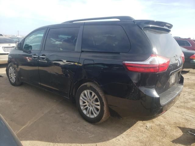 2017 Toyota Sienna XLE