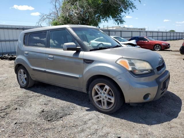 2010 KIA Soul +