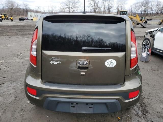 2013 KIA Soul +