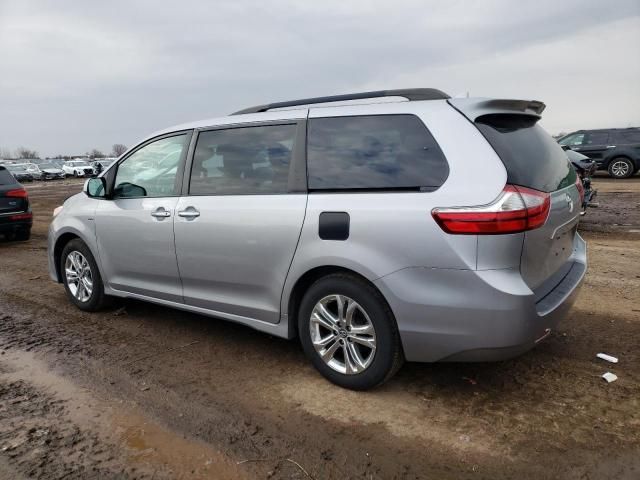 2018 Toyota Sienna XLE