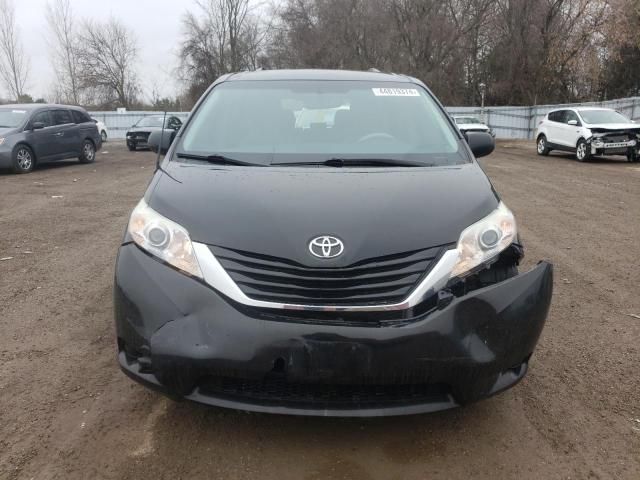 2014 Toyota Sienna LE