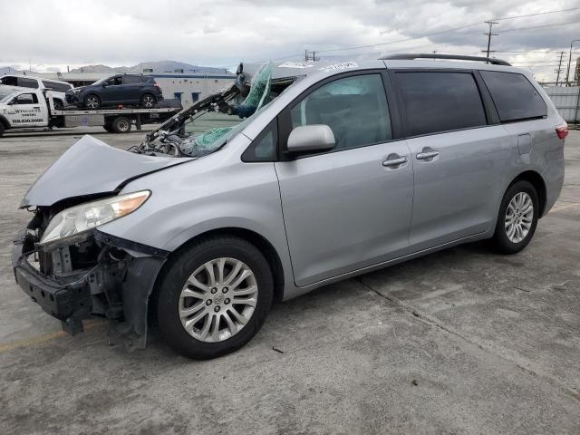 2015 Toyota Sienna XLE