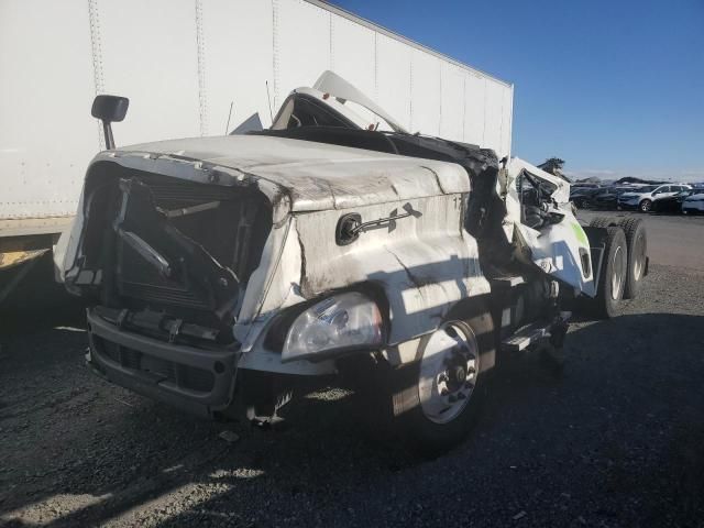 2016 Freightliner Cascadia 125