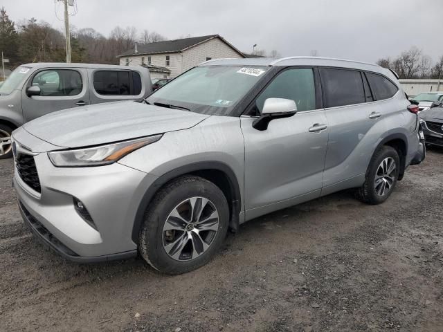 2020 Toyota Highlander Hybrid XLE