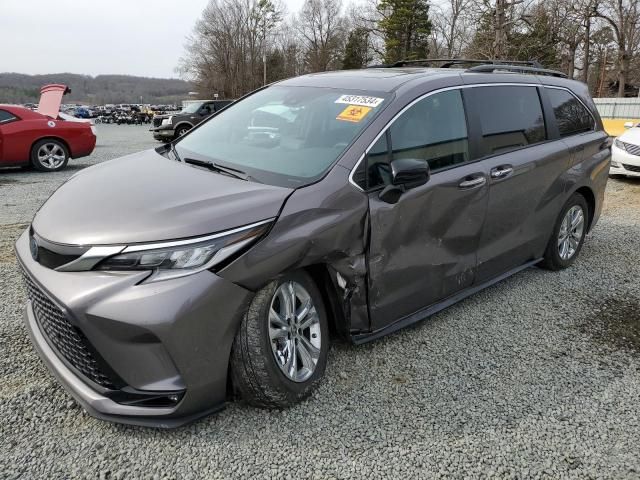 2022 Toyota Sienna XSE