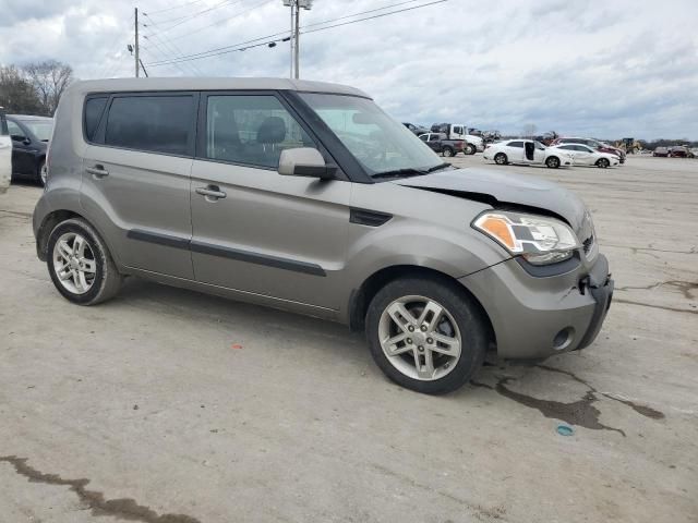 2011 KIA Soul +