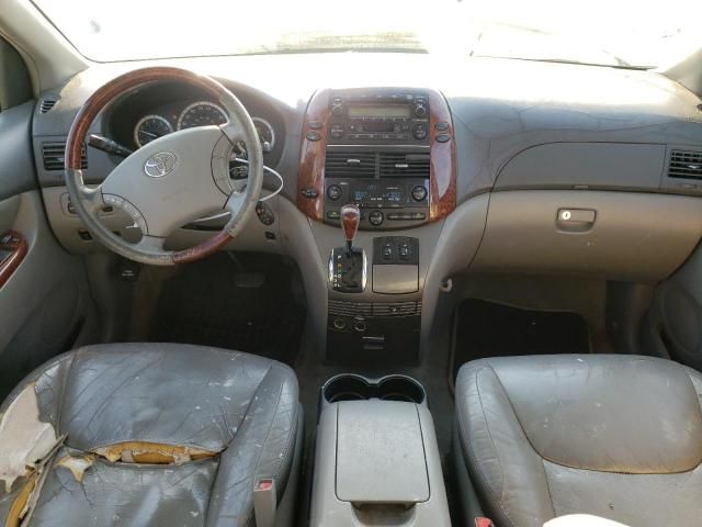 2004 Toyota Sienna XLE