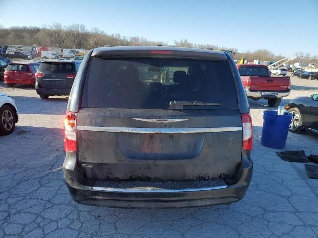 2013 Chrysler Town & Country Touring