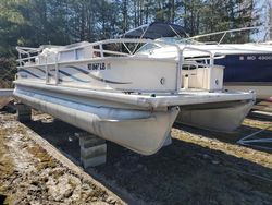 Salvage boats for sale at Waldorf, MD auction: 2007 Sweetwater Boat