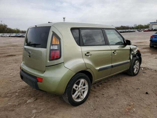 2011 KIA Soul +