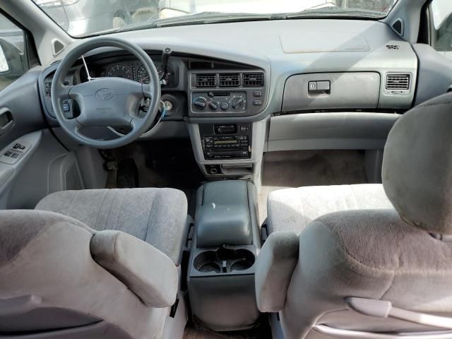 1998 Toyota Sienna LE