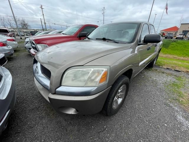 2006 Mitsubishi Raider XLS