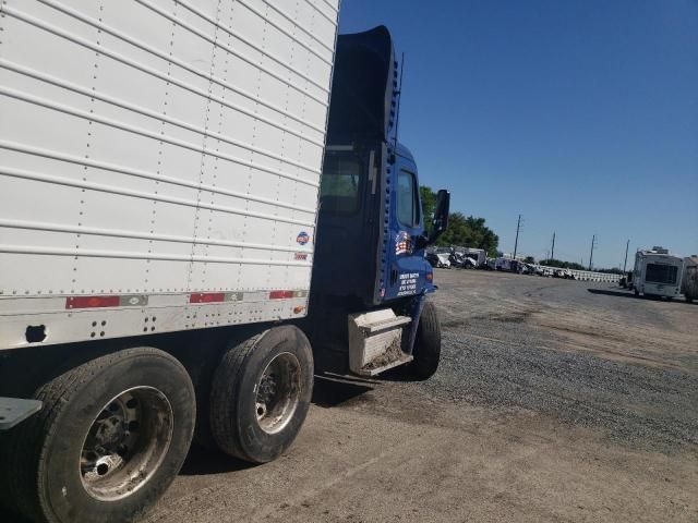 2017 Freightliner Cascadia 113